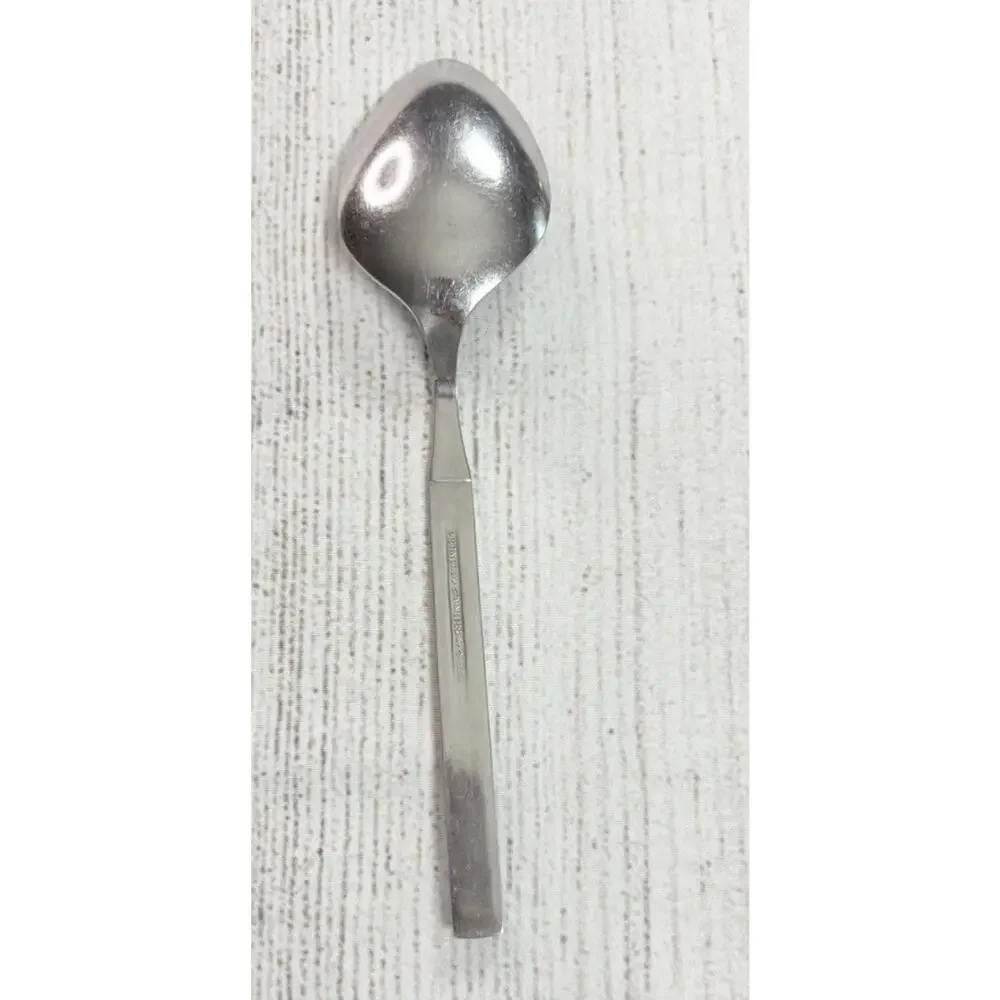 Oneida Distinction Lisbon Stainless Flatware Soup Spoon 6 7/8